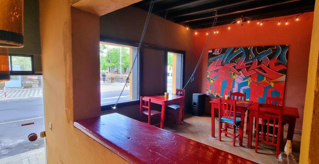 Circo Hostel Асунсьон Экстерьер фото
