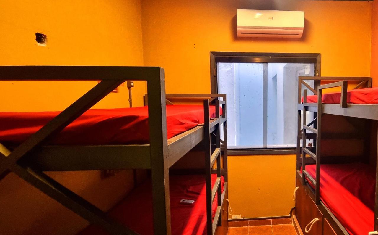 Circo Hostel Асунсьон Экстерьер фото