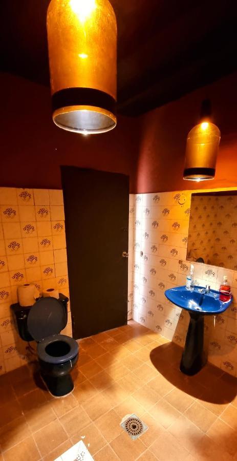 Circo Hostel Асунсьон Экстерьер фото